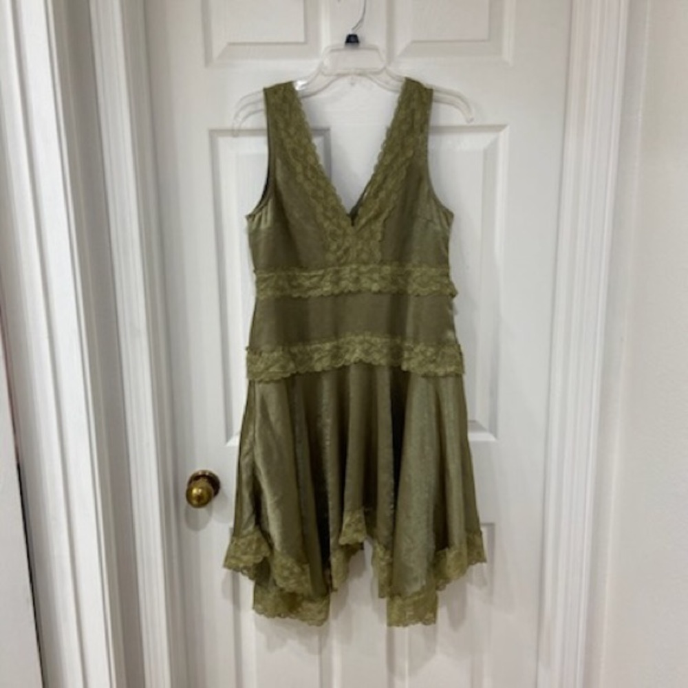 New Olive Green Lace Trim V-Neck Satin Dress